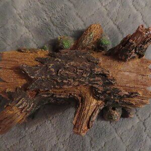 Harome Aquarium Log/Tunnel; Resin; 2003